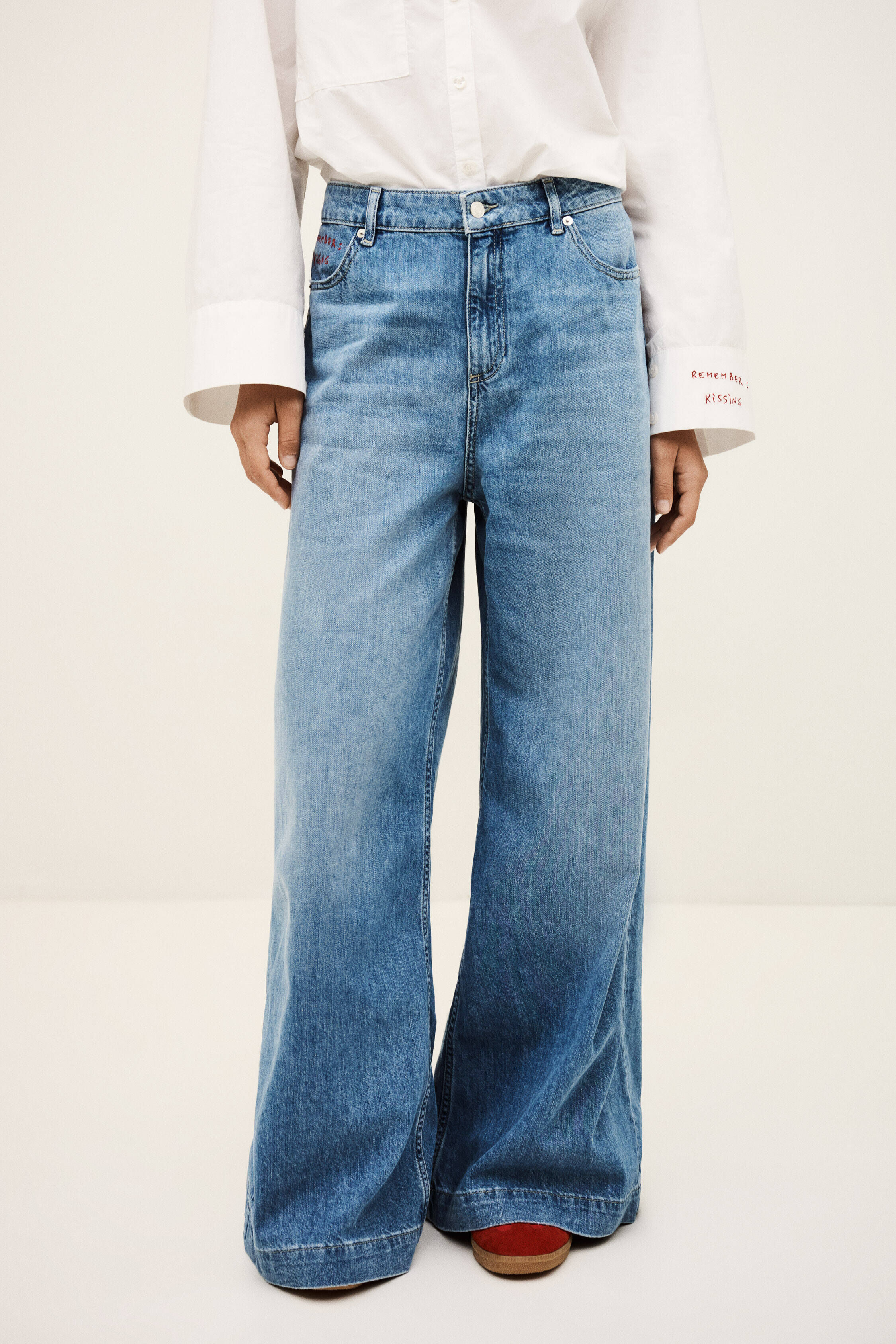 JEANS MUST