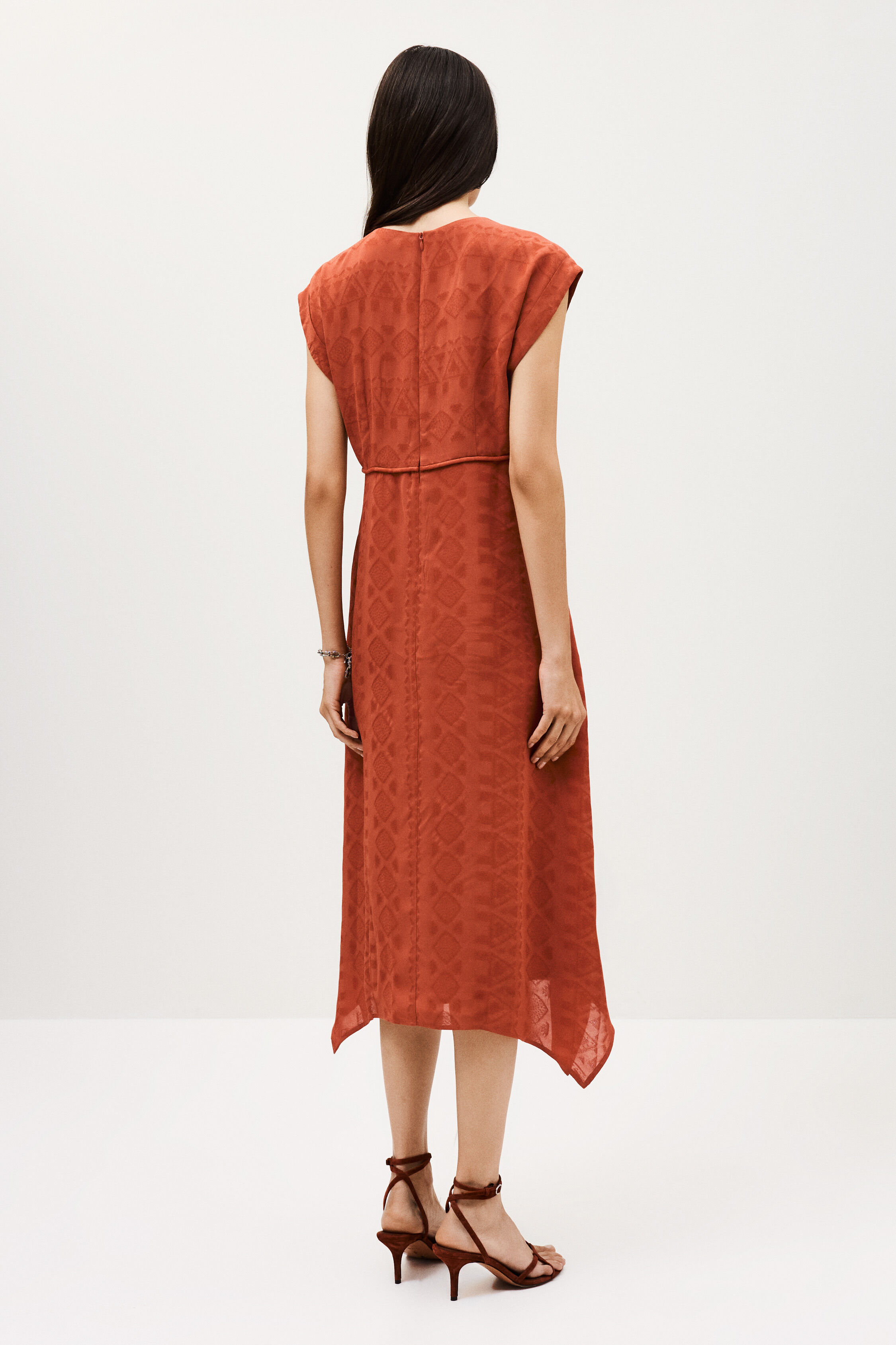 dress INAIA