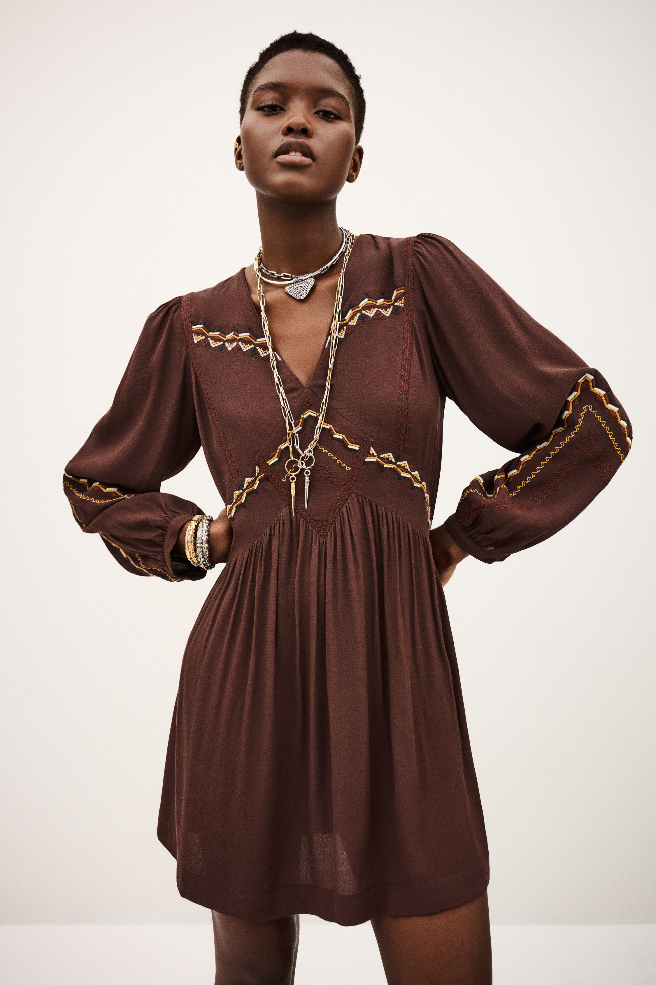 ROBE TAY