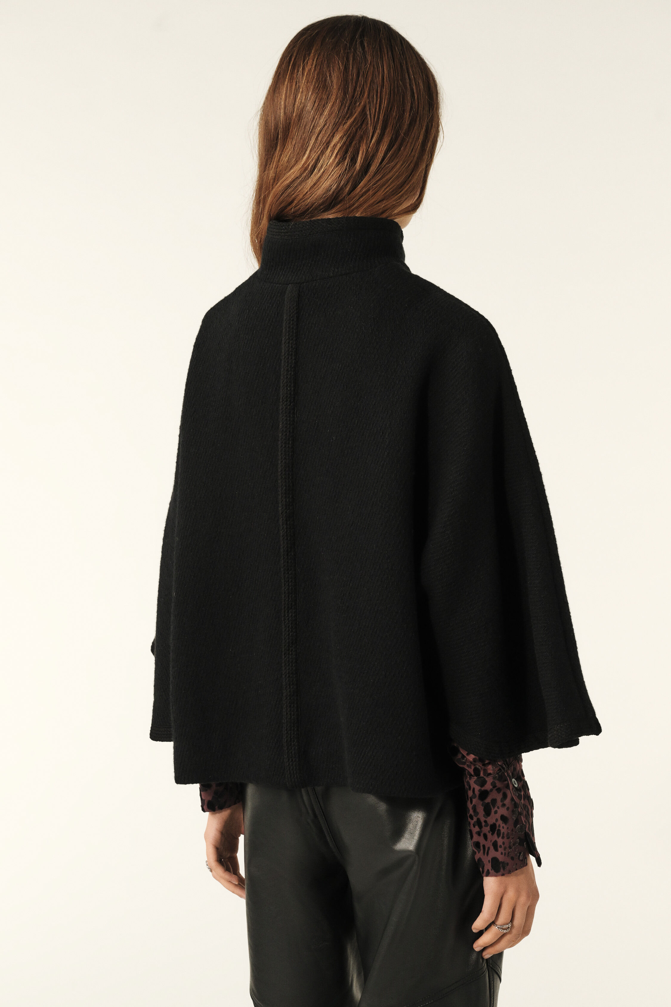 CLOAK VILLY