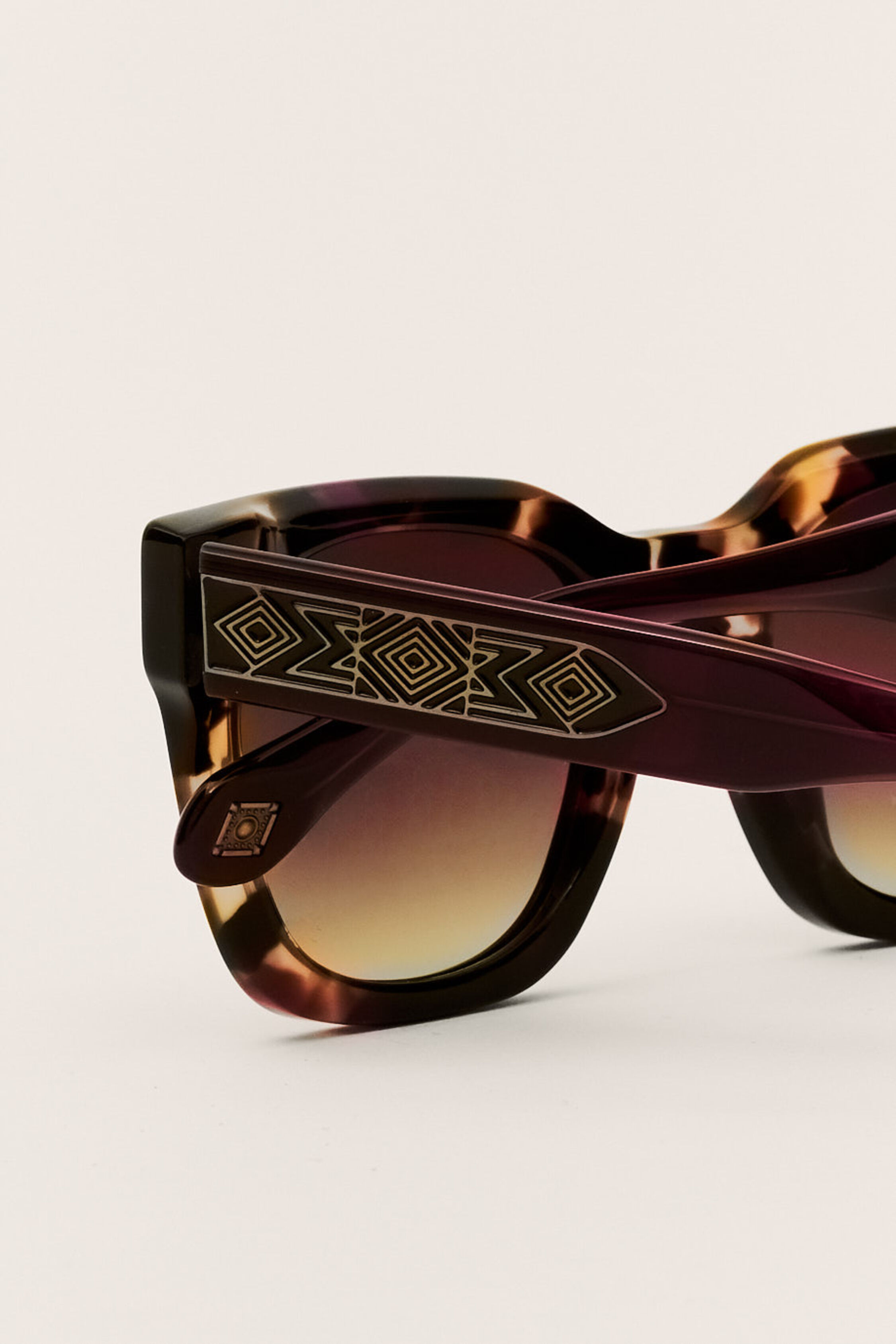 GLASSES LUPITA