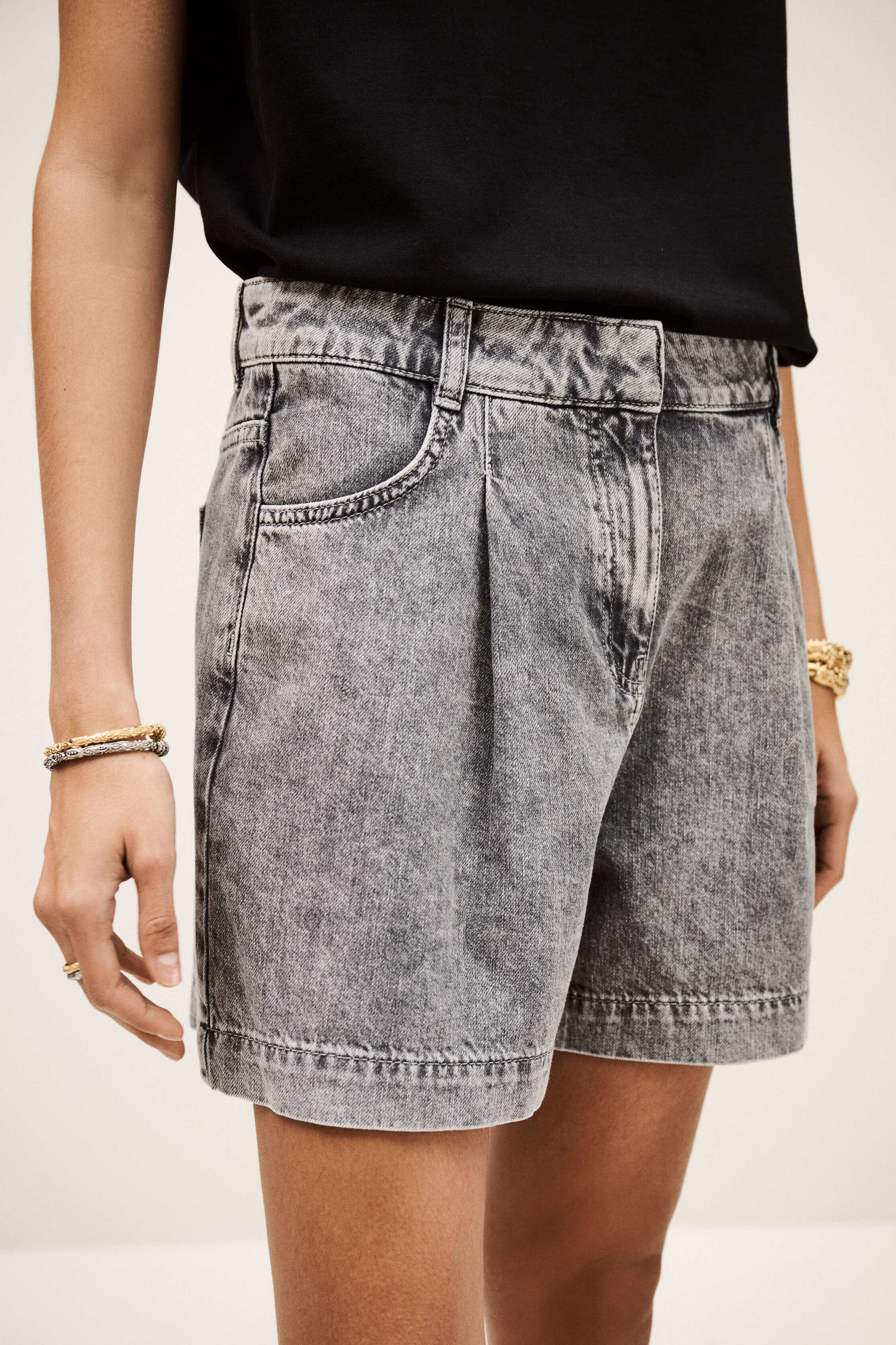 GILOU SHORT