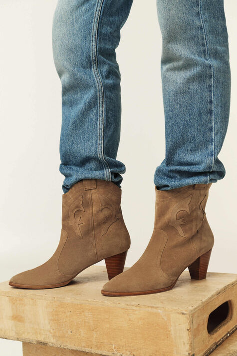 BOOTS NEW CASEY