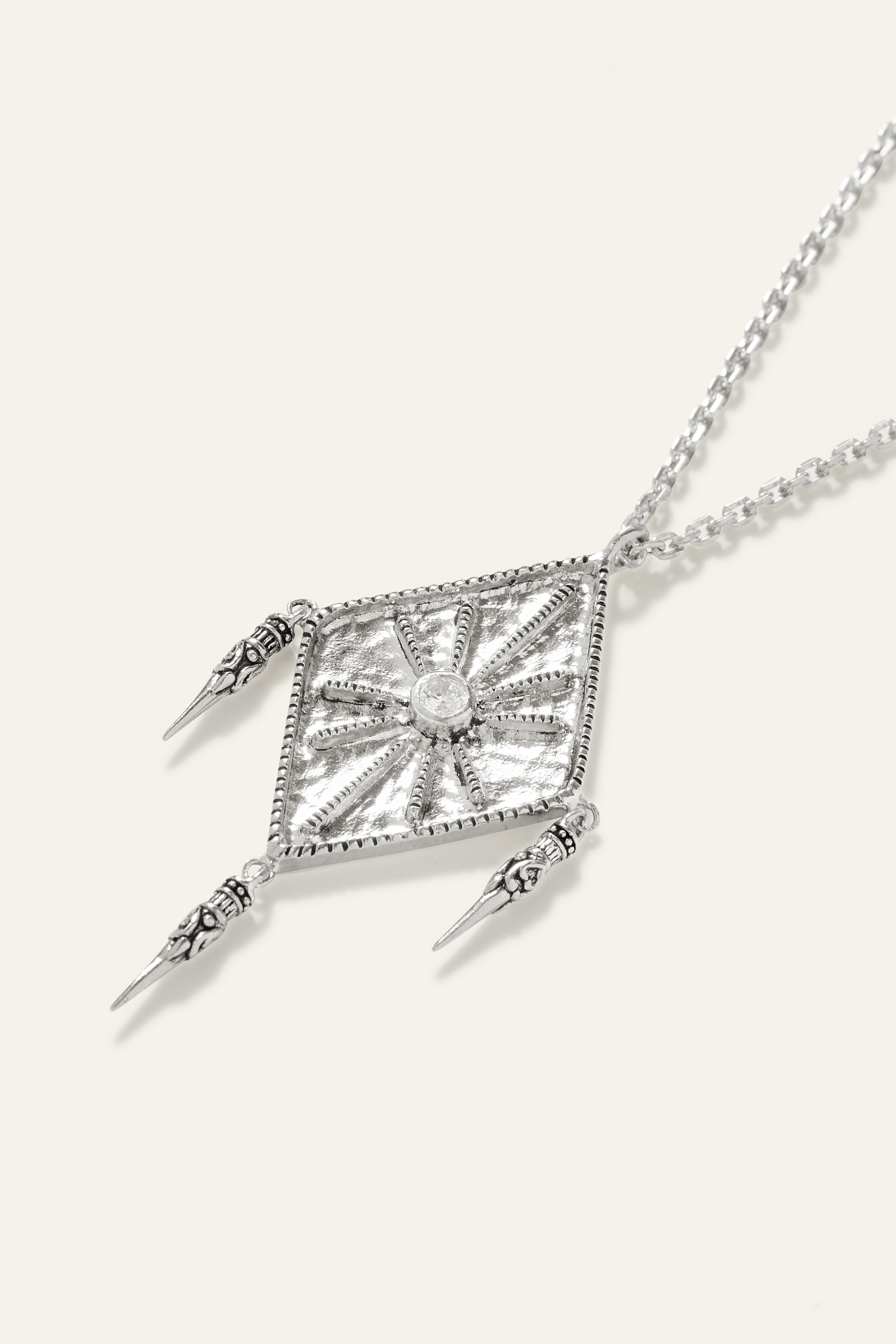 collier WILLOW