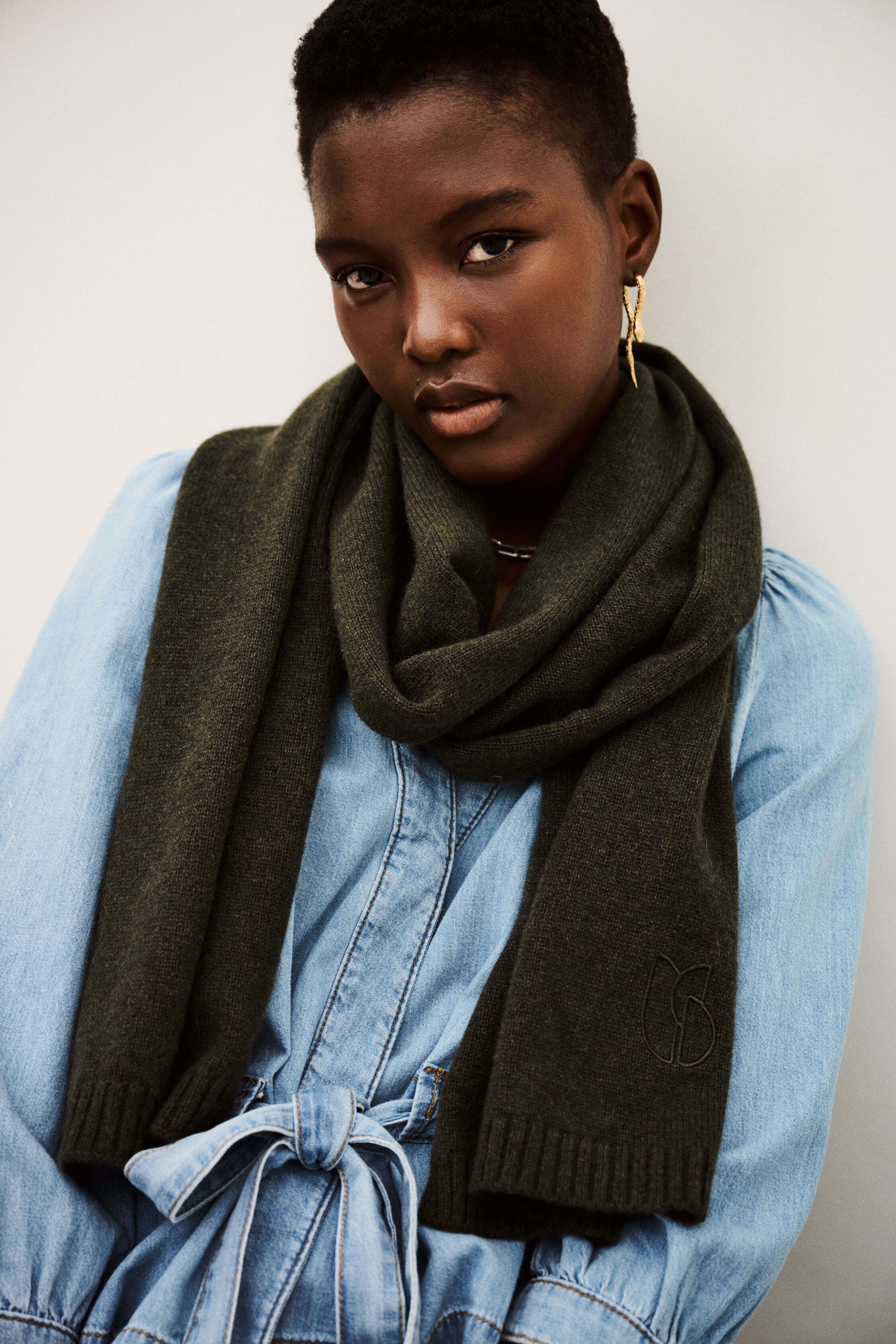 scarf COMIE