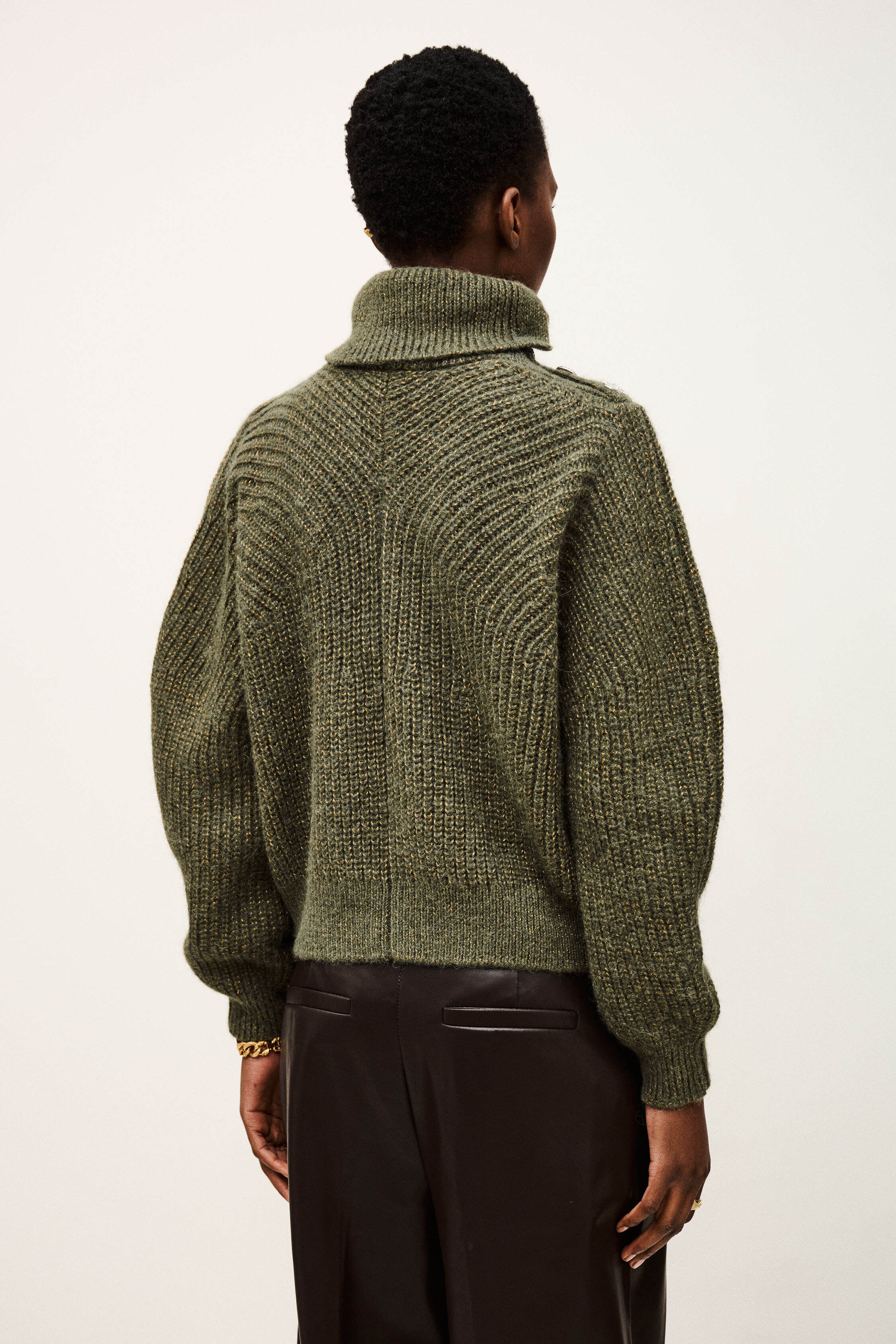 pull ROUMANE